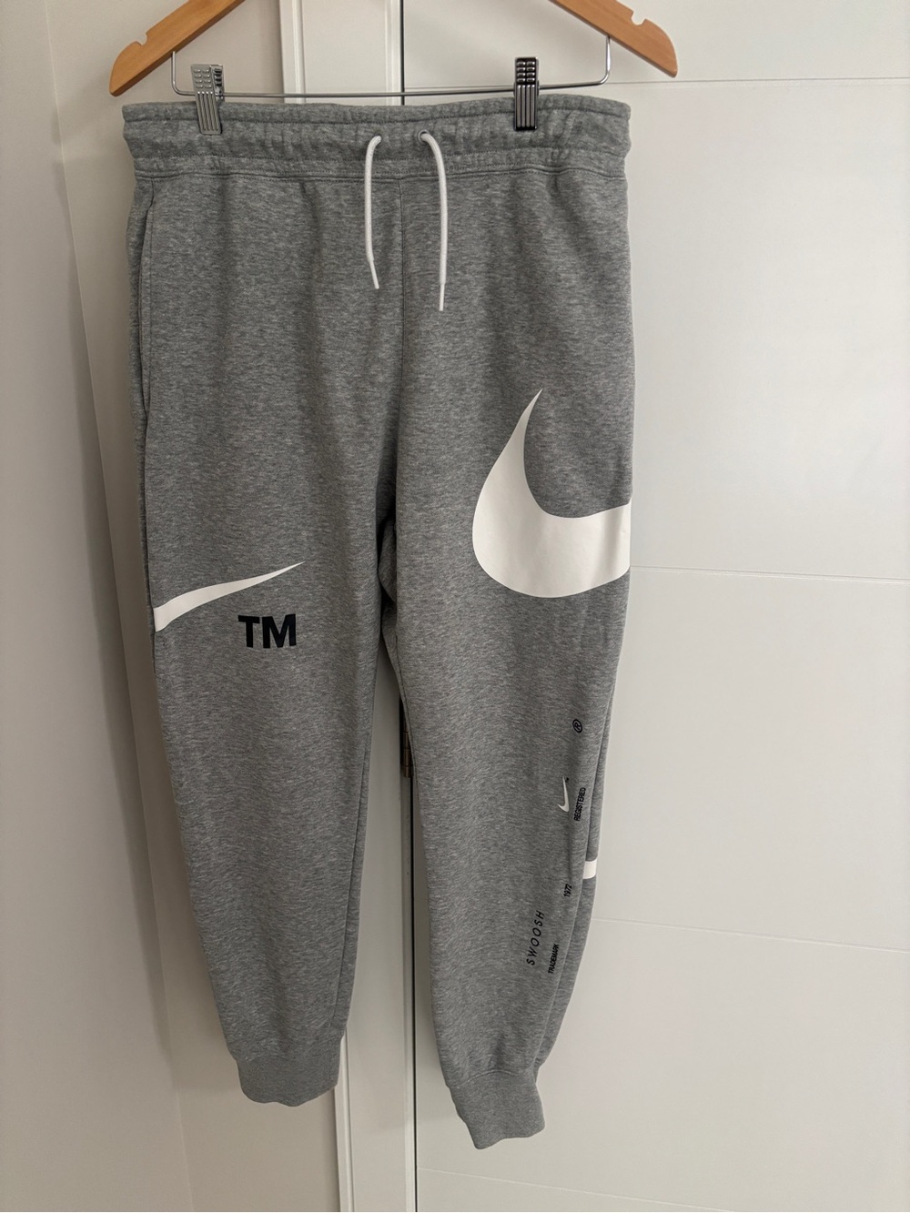 Nike Sportswear Swoosh Fleece Joggers | Grey | Men's Medium